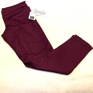 Belafigura Plum Athletic Capri Pants